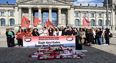 Berlin'de Alevi kadınlardan Suriye’deki katliama protesto