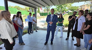 Bornova Belediye Başkanı Ömer Eşki öğrencilere Kıbrıs’ı anlattı