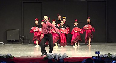 Bornova Belediyesi Hobi ve Beceri Edindirme Kursları’ndan yıl sonu gösterisi