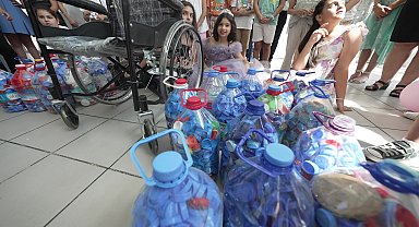 Buca Belediyesi'nin kampanyası ile bir vatandaş daha tekerlekli sandalyeye kavuştu