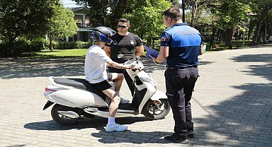 Burhaniye Belediyesi zabıta trafik ekiplerinden sıkı denetim