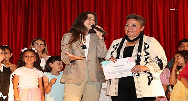 Çeşme Kent Enstitüsü kursiyerleri, ilk yıl sonu gösterilerini sergiledi