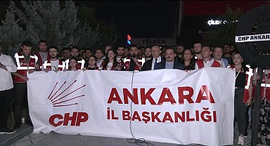 CHP Ankara Gençlik Kolları, Akit TV önüne silah çelenk bıraktı: 