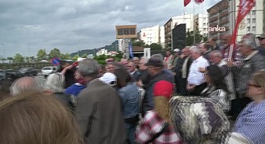 CHP'den ÇAYKUR önünde kota uygulamasına tepki: “Çayda kontenjana son verilsin, iktidar elini çaydan çeksin”