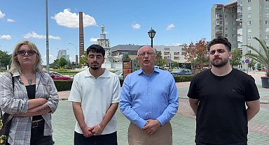 CHP'li Çakırözer, İmamoğlu'nun tutuklanması sonrasında protestolara katıldıkları gerekçesiyle soruşturma başlatılan üniversite öğrencileriyle bir araya geldi