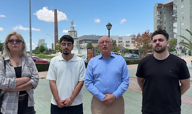 CHP'li Çakırözer, İmamoğlu'nun tutuklanması sonrasında protestolara katıldıkları gerekçesiyle soruşturma başlatılan üniversite öğrencileriyle bir araya geldi