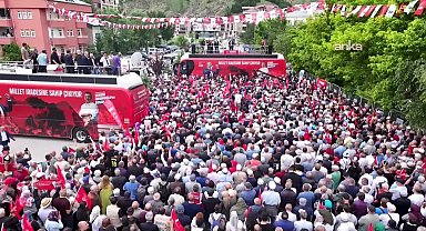 CHP’nin Bayburt mitingine binlerce kişi katıldı, dolu ve yağmur katılımı azaltmadı. Özel: