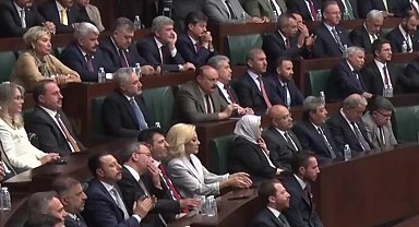 Cumhurbaşkanı Erdoğan, AK Parti Grup Toplantısından sonra TBMM’de iş insanı Leyla Alaton ile görüştü