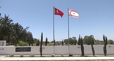 Depremde yıkılan İsias Otel davası Yargıtay'a taşındı... Evlatlarını kaybeden aileler mezar başında seslendi: 