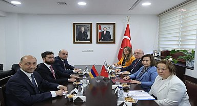 Dışişleri Bakan Yardımcısı Ekinci, Ermenistan Dışişleri Bakan Yardımcısı Kostanyan ile bir araya geldi