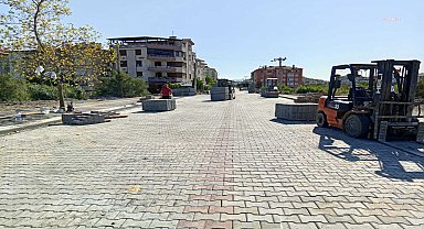 Edremit Belediyesi Fen İşleri Müdürlüğü ekiplerinden ilçe genelinde yoğun mesai