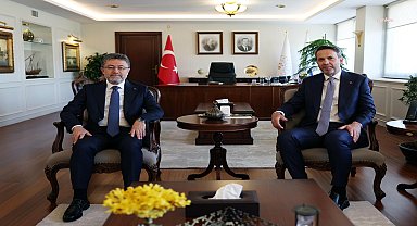 Enerji ve Tabii Kaynaklar Bakanı Bayraktar, Tarım ve Orman Bakanı Yumaklı ve AK Parti milletvekilleri ile bir araya geldi