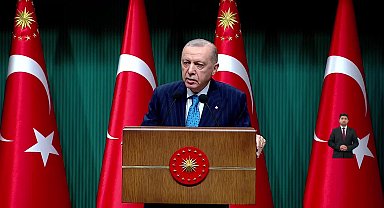 Erdoğan: En büyük arzum gerek Sayın Vladimir Putin'i gerekse Zelenski'yi aynı şekilde İstanbul veya Ankara'da bir araya getirmek, hatta Sayın Trump'ı da bunların yanına almak