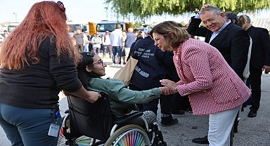 Eskişehir Büyükşehir Belediye Başkanı Ünlüce, personel ile bayramlaştı