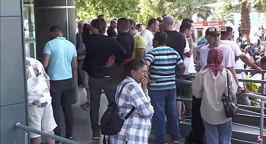 Ferdi Zeyrek hayatını kaybetti… Hastane önünde toplanan Manisalılar gözyaşlarına hakim olamadı
