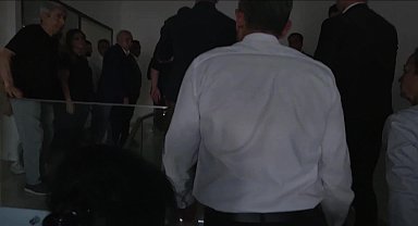 Ferdi Zeyrek son yolculuğuna uğurlandı... Özgür Özel, Zeyrek'in eşi Nurcan Zeyrek ile taziyeleri kabul etti