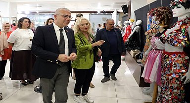 Geri dönüşüm sanatla buluştu: “Engelsiz dönüşüm sergisi” açıldı