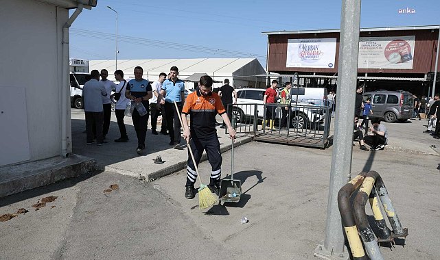İBB’nin kurban kesim alanlarında hijyen ekipleri bayram boyunca görev başında