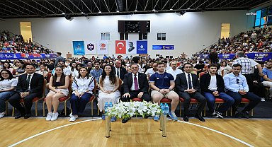  İBB yurtlarında yıl sonu mezuniyet şenliği... İBB Başkanvekili Aslan: Bir öğrencimizin bile hayatına dokunabildiysek işimizi doğru yapmışız demektir