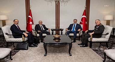 İsrail'in İran'a saldırısı... Dışişleri Bakanı Fidan, Milli Savunma Bakanı Güler, Genelkurmay Başkanı Orgeneral Gürak ve MİT Başkanı Kalın bir araya geldi 
