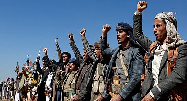 İsrail'in İran'a saldırısı sonrasında Yemen’deki Husilerden İsrail’e füze saldırısı