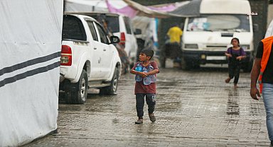 İsrail ordusu Gazze’nin güneyinde insani yardım bekleyen sivillere ateş açtı, 45 kişi hayatını kaybetti