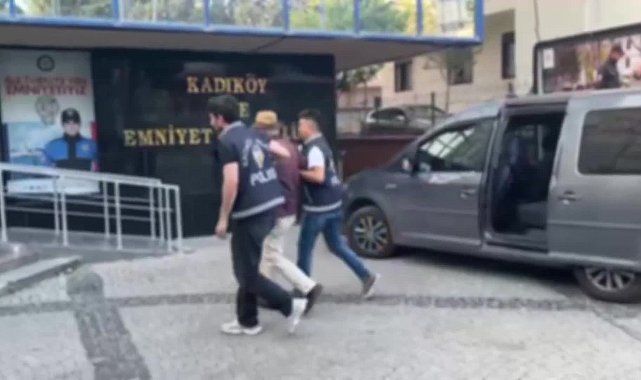 İstanbul'da sokakta canlı yayın yapan kadını taciz eden 71 yaşındaki şüpheli gözaltına alındı