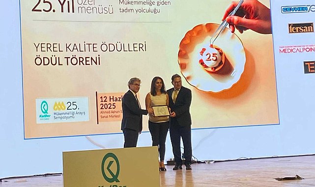 İzmir Büyükşehir Belediyesi Mükemmelliği Arayış Sempozyumu’ndan ödülle ayrıldı