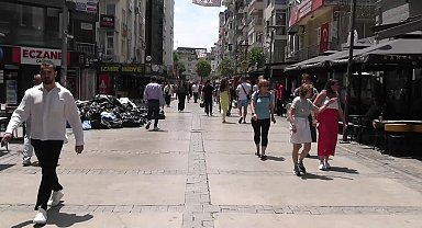 İzmir’deki grevde 4. gün... Grevdeki işçiler, çöplerin toplatılmasını engelledi