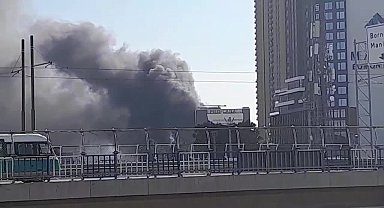 İzmir Konak'ta inşaat deposunda yangın