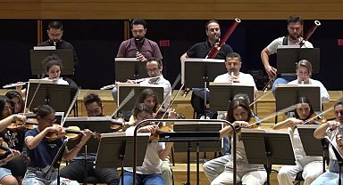 İzmir Oda Orkestrası ilk konserini düzenledi