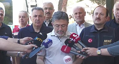 İzmir Seferihisar'daki yangın... Bakan Yumaklı: “Yangının enerjisi düşürüldü, üç kritik noktaya yoğunlaşıldı”