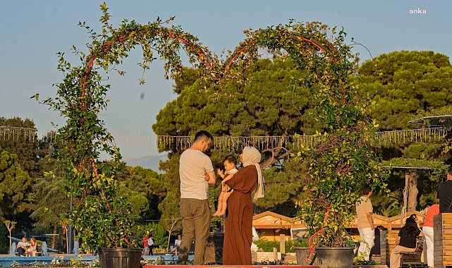 İzmirliler “Yaza Merhaba” dedi