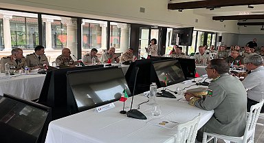 Kara Kuvvetleri Komutanı Orgeneral Bayraktaroğlu, Fransa'daki Akdeniz Kara Kuvvetleri Komutanları Sempozyumu'na katıldı