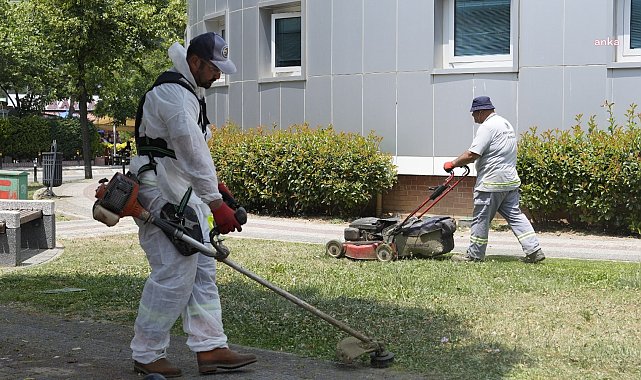 Kartal’ın parklarında yaz temizliği devam ediyor