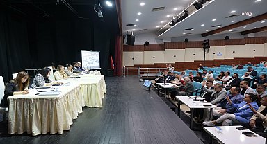 Konak Meclisi’nde Başkan Tugay’a destek açıklaması: “Hak arama, halk sağlığını tehdit edecek boyuta gelmemeli”