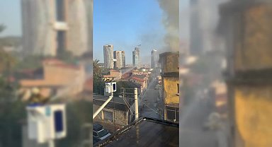 Konak’ta çıkan yangın mahalleye sıçradı: 4 binada maddi hasar oluşurken, 2 tır kül oldu