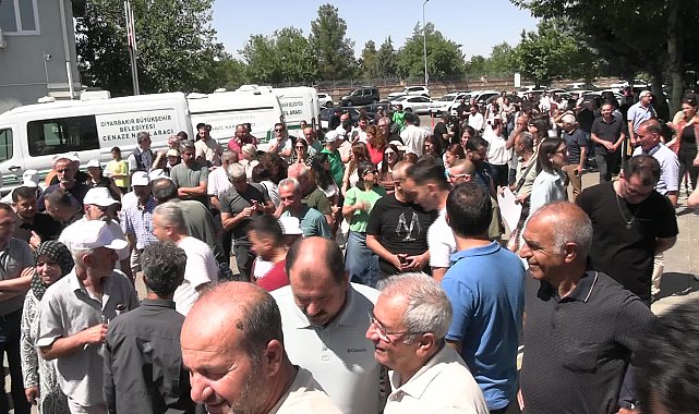 Kürt müziğinin “Taçsız Kraliçesi” olarak bilinen Ayşe Şan’ın cenazesi 29 yıl sonra Diyarbakır’a getirildi