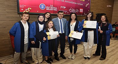 Kütahya Belediyesi Kültür Sanat Akademisi, ilk mezunlarını verdi