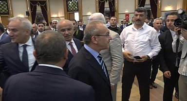 Malatya’da kent bayramlaşması gerçekleştirildi… Vali Seddar Yavuz: “Şehrin tüm renklerinin bir salonda buluşmasını anlamlı buluyorum”