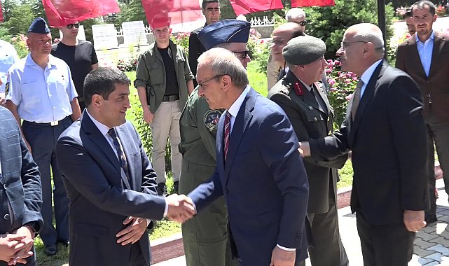 Malatya Valisi Yavuz'dan arife gününde şehitlik ziyareti