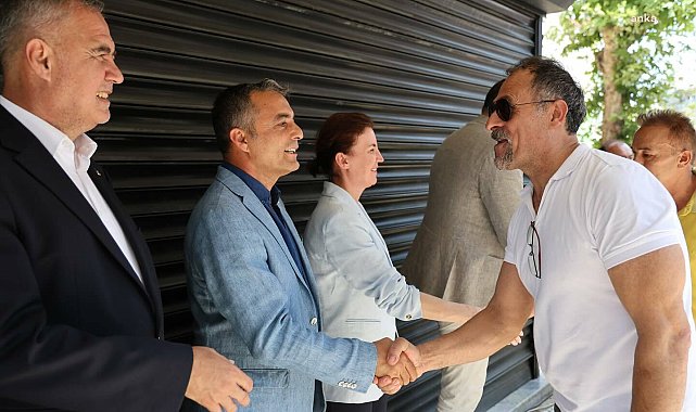 Manavgat Belediye Başkanı Kara, partililerle bayramlaştı