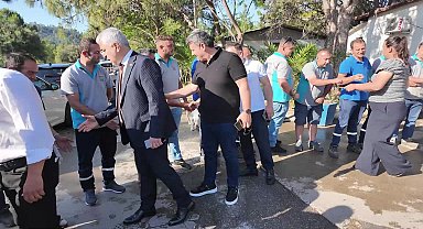 Marmaris Belediye Başkanı Ünlü, personel ile bayramlaştı