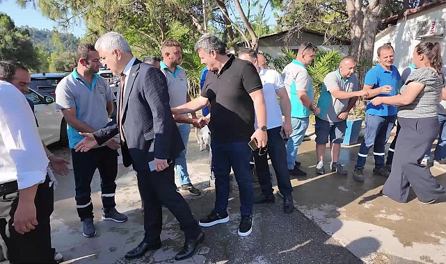 Marmaris Belediye Başkanı Ünlü, personel ile bayramlaştı