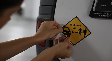 Marmaris Belediyesi'nden araçlara uyarı çıkartması: