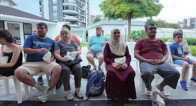 Mersin Büyükşehir Belediyesi Engelsiz Yaşam Parkı, aileleri açık hava sinemasında buluşturuyor