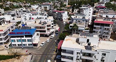 Mersin Büyükşehir Belediyesi'nden Silifke Atakent’e yol ve kaldırım yenileme çalışması