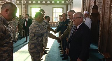 Milli Savunma Bakanı Güler, Kütahya'da Mehmetçiklerle bir araya geldi 
