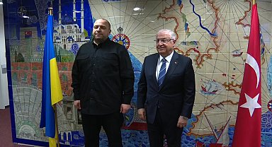 Milli Savunma Bakanı Güler, Ukrayna Savunma Bakanı Umerov ile görüştü
