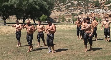 Muratpaşa Belediyespor’un Başpehlivanı Okulu, Kırkpınar Yağlı Güreşleri'ne hazır 